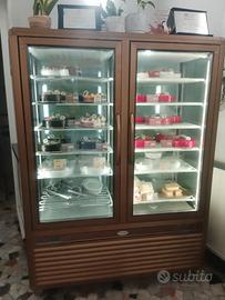 vetrina refrigerata per (pasticceria o gelateria) 