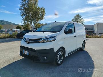 Toyota proace 1.5 diesel 95cv 3 posti coibentato