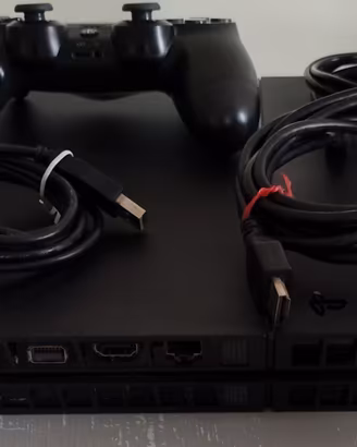 Ps4 con tutti i cavi e controller originale + GTA5