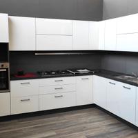 Cucina bianca NUOVA adattabile fine serie