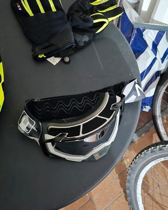 maschera da moto.