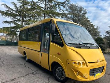 scuolabus iveco 50c18