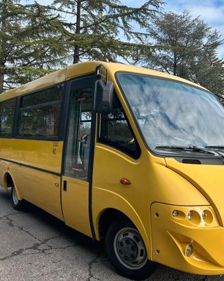 scuolabus iveco 50c18