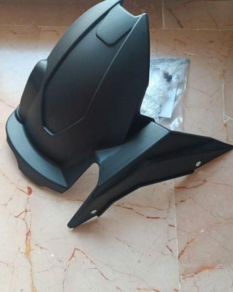 Parafango posteriore hugger Suzuki GSX-8S / GSX-8R