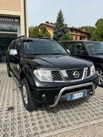 Nissan Navara 2.5 dCi 4 porte Double Cab Sport