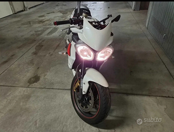 Triumph street triple 675r 2013
