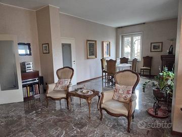 Appartamento di 150 m² con 4 locali a Milano