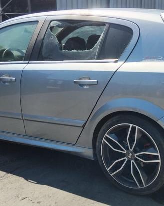 RICAMBI USATI AUTO OPEL Astra H Berlina 2° serie