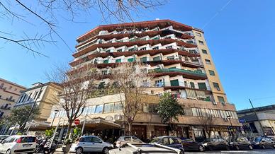 6 LOCALI A NAPOLI