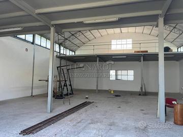 Immobile di 400 m² con 1 locale a Sansepolcro