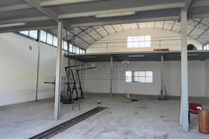 Immobile di 400 m² con 1 locale a Sansepolcro