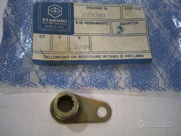 LEVETTA REGOLATORE GASVESPA PIAGGIO 223380