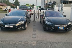 TESLA S RICARICA GRATIS