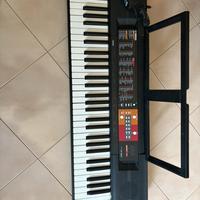 tastiera elettronica Yamaha PSR-F51.