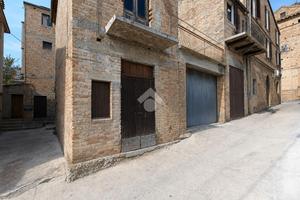 MAGAZZINO A MOSCIANO SANT'ANGELO