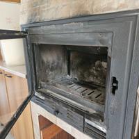 Camino a legna ventilato