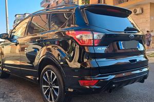 Ford kuga 1.5 tdci  ST LINE cambio  Powershift