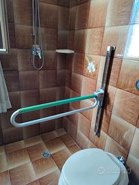Supporto da parete per bagno