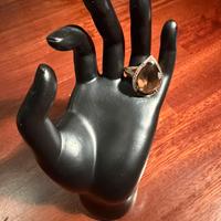 Anello in oro 18K con topazio fumè e diamanti