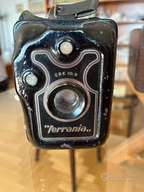 Macchina fotografica vintage Ferrania.