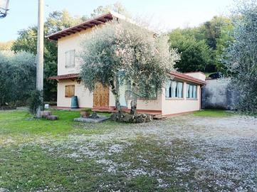 VILLA SINGOLA A SERRAVALLE PISTOIESE