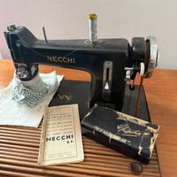 Macchina da cucire a pedale Necchi