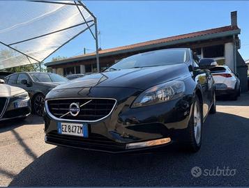 VOLVO V40 D2 Momentum