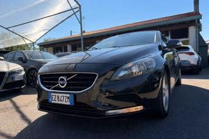 VOLVO V40 D2 Momentum