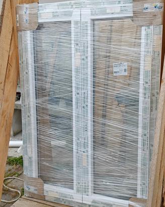 Finestra PVC Salamander nuova 155x108