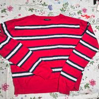 maglia rossa a righe orizzontale 