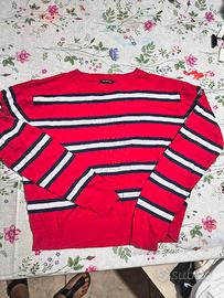 maglia rossa a righe orizzontale 