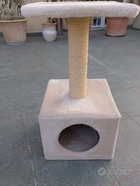 Tiragraffi  beige con cuccia e ripiano – 60 cm