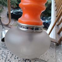 lampadario vintage plastica arancione e vetro 