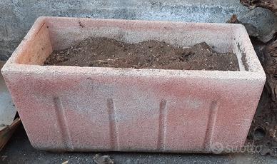 coppia di vasi in  Cemento Rosso 