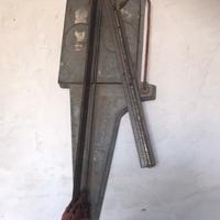 Taglia mattonelle