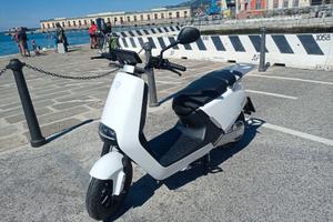 Scooter elettrico Yadea G5S (equivalente a 125cc)