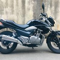 Suzuki 250 solo 1600 km