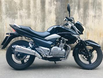 Suzuki 250 solo 1600 km