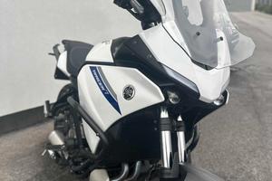 Yamaha Tracer 7 POLICE BIANCA OTRACER 7 ROSSA