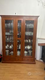 Cristalliera m, tavolo e 6 sedie arte povera