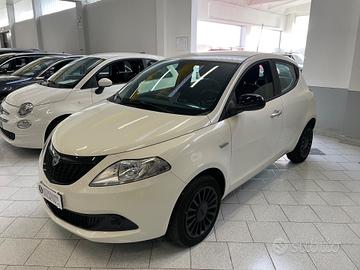 Lancia Ypsilon 1.0 FireFly 5 porte S&S Hybrid Silv