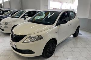 Lancia Ypsilon 1.0 FireFly 5 porte S&S Hybrid Silv