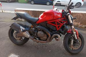 Monster 821 stripe 2017