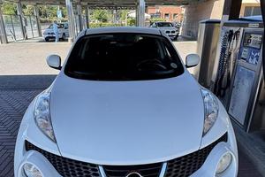 Nissan Juke 1.6 benzina modello Tekna