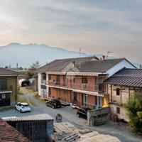 4 LOCALI A REVELLO