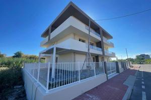 Appartamento di 108 m² con più di 5 locali e box a