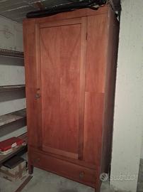 armadio in legno massello arte povera