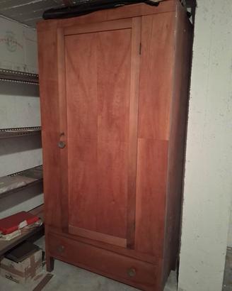 armadio in legno massello arte povera