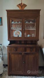 mobile antiquariato con credenza a vetri
