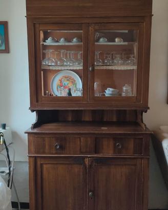 mobile antiquariato con credenza a vetri